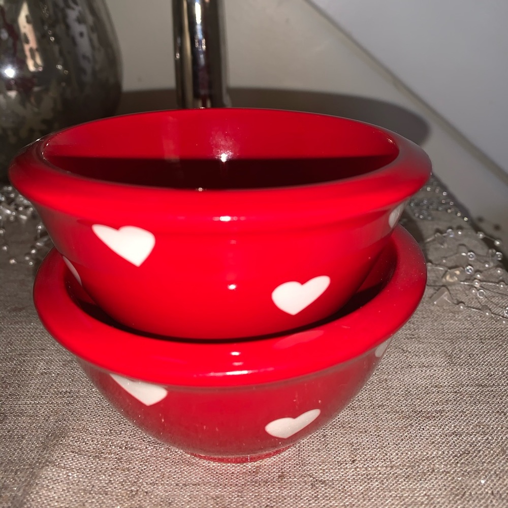 Two red Nesting Bowls